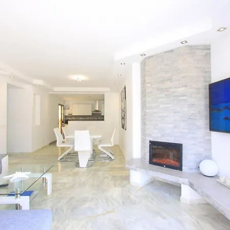 Appartamento 1093 Modern , Huge Terrace , Bbq Marbella